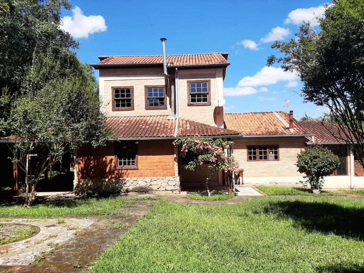 Em Tiradentes, Minas Gerais, Casa Tipica E Espacosa Em Terreno Arborizado Eksteriør bilde