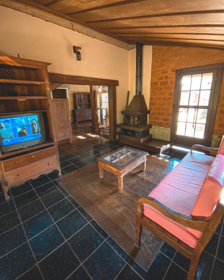 Em Tiradentes, Minas Gerais, Casa Tipica E Espacosa Em Terreno Arborizado Eksteriør bilde