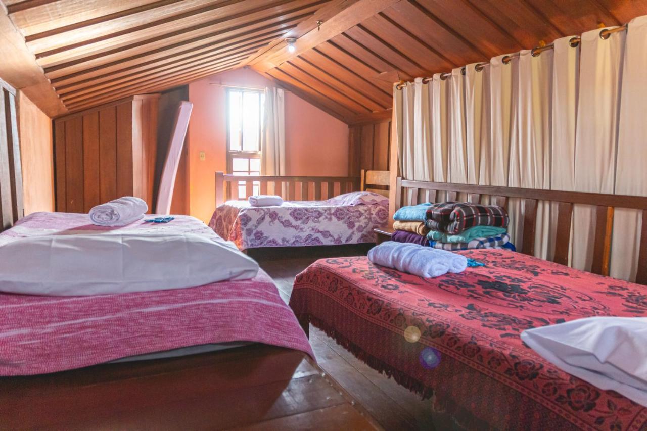Em Tiradentes, Minas Gerais, Casa Tipica E Espacosa Em Terreno Arborizado Eksteriør bilde
